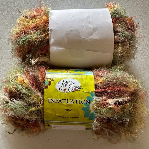 YarnBee Infatuation Rattan 2 Skiens Yarn NEW - Picture 1 of 7